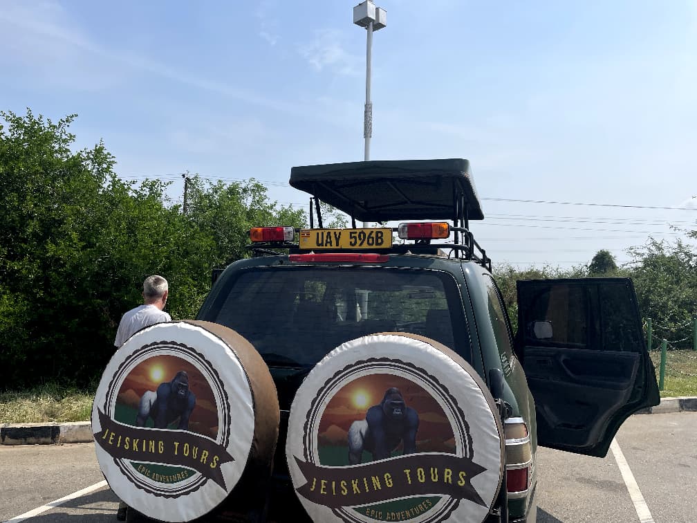 Pop-Up Roof Land Cruiser Hire in Uganda