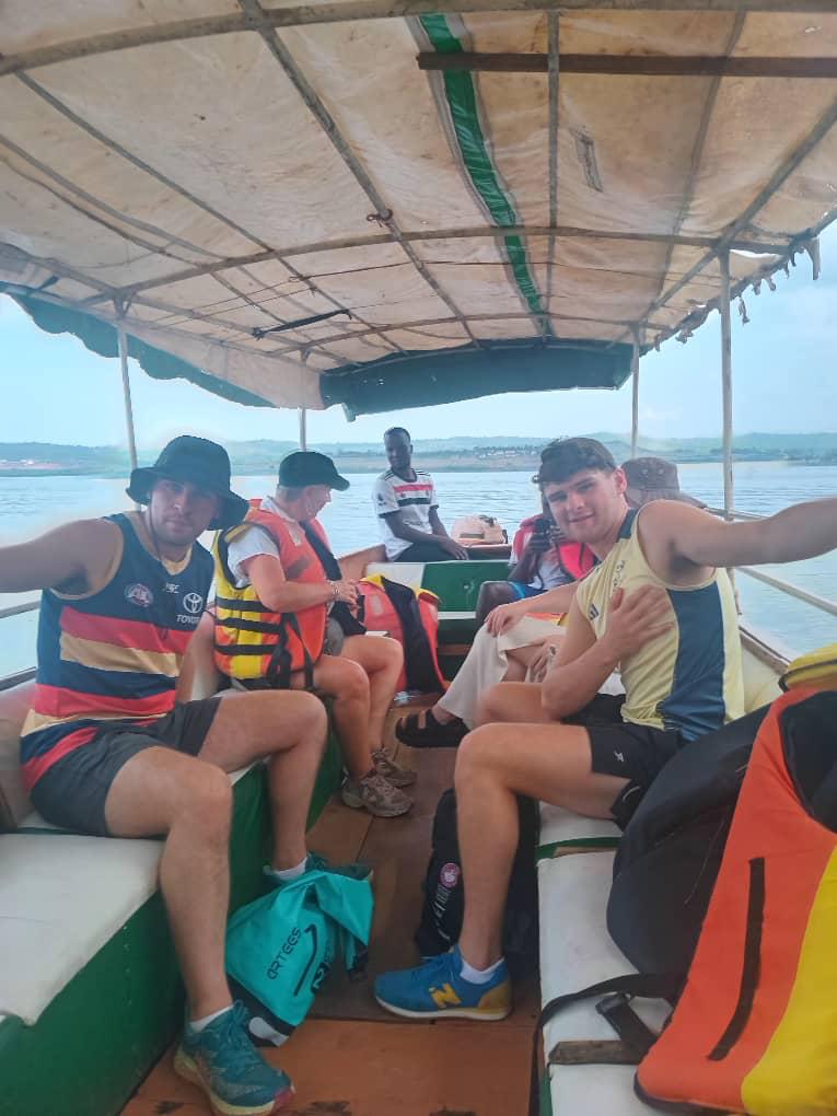 choose boat cruise on your safari